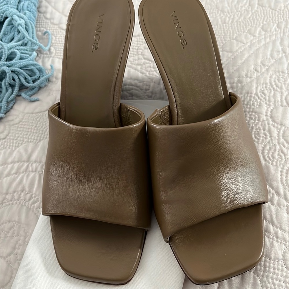 Vince Pia sandal